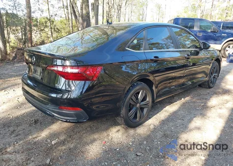 2024 Volkswagen Jetta 1.5T Se from USA, damaged, VIN 3VW7M7BU4RM033506